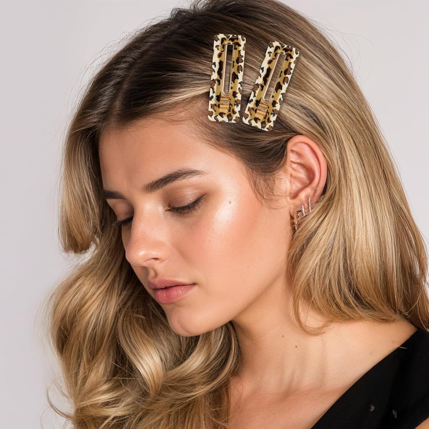 4Pcs Leopard Hair Clip, Cheetah Print Accessories for Women Girls Acrylic Vintage Decorative Hair Barrettes Alligator Clips for Styling