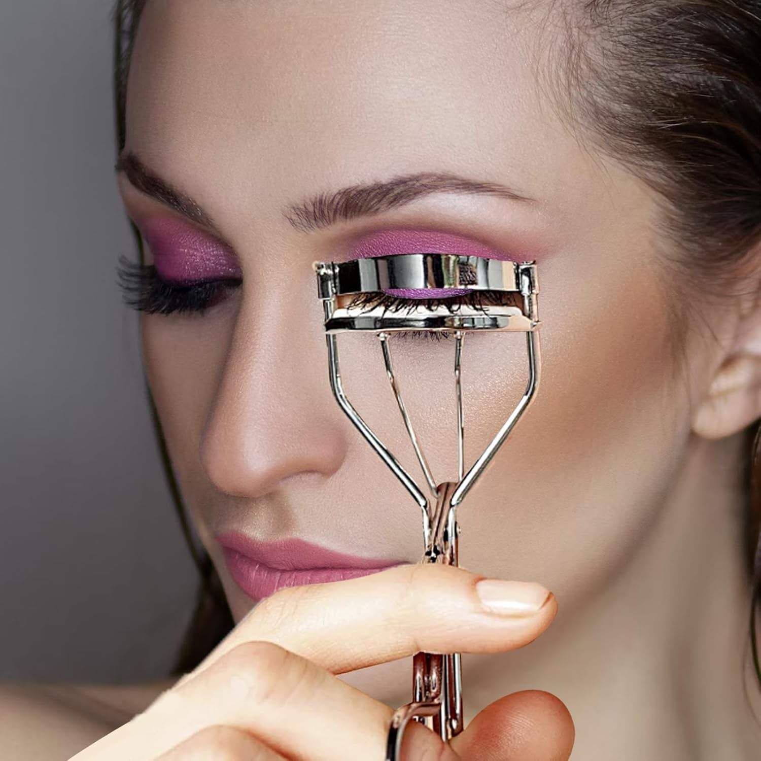 24Pcs Eyelash Curler Refills, Eyelash Curler Pads Silicone Rubber Eyelash Curler Replacement Pads Universal Eyelash Curler Makeup Tool Accessories, with Clear Storage Box (Multi Color)